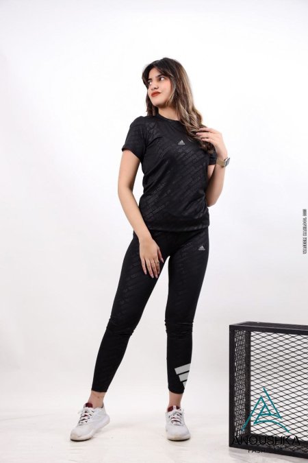 طقم رياضي اديداس (تايتس + نص كم)