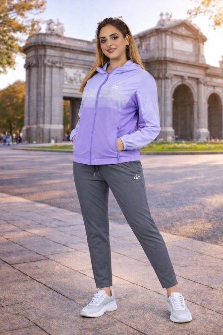 طقم الو صيفي جاكيت براشوت مع بنطلون نايلون فل ليكرا