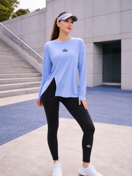 بلوزة الو Dry Fit ون سايز مع تايتس