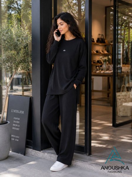 أسود
