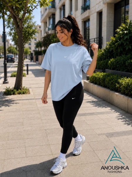 أزرق سماوي وأسود
